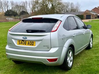 Ford Focus 1.6 Zetec 5dr