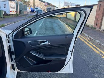 Mercedes-Benz A Class 2.1 A200d AMG Line (Executive) 7G-DCT Euro 6 (s/s) 5dr