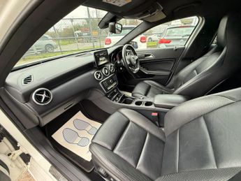 Mercedes-Benz A Class 2.1 A200d AMG Line (Executive) 7G-DCT Euro 6 (s/s) 5dr