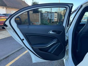 Mercedes-Benz A Class 2.1 A200d AMG Line (Executive) 7G-DCT Euro 6 (s/s) 5dr