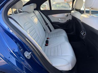 Mercedes-Benz C Class 2.1 C250d AMG Line (Premium Plus) Saloon 4dr Diesel G-Tronic+ 4M