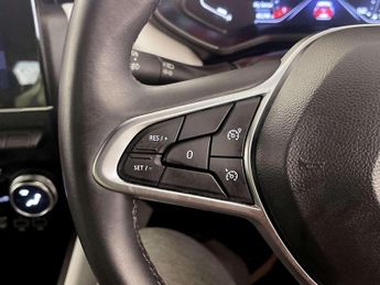 Renault Clio 1.0 TCe S Edition Hatchback 5dr Petrol Manual Euro 6 (s/s) (90 p