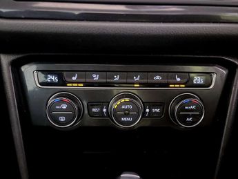 Volkswagen Tiguan 2.0 TDI BlueMotion Tech SEL DSG Euro 6 (s/s) 5dr