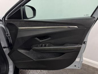 Renault Megane E-Tech 60kWh techno Auto 5dr (optimum charge)