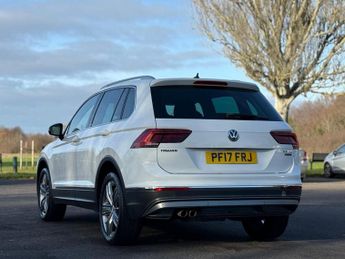 Volkswagen Tiguan 2.0 TDI BlueMotion Tech SEL DSG 4Motion Euro 6 (s/s) 5dr