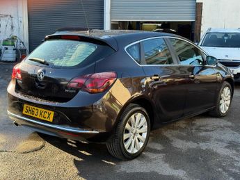 Vauxhall Astra 2.0 CDTi Elite Auto Euro 5 5dr