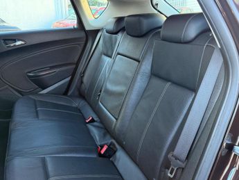 Vauxhall Astra 2.0 CDTi Elite Auto Euro 5 5dr