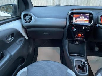 Toyota AYGO 1.0 VVT-i x-trend x-shift Euro 6 5dr (Safety Sense)