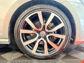 Volkswagen Golf 2.0 TDI BlueMotion Tech GT DSG Euro 5 (s/s) 5dr