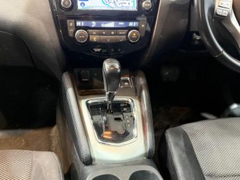 Nissan Qashqai 1.2 DIG-T N-Connecta XTRON 2WD Euro 6 (s/s) 5dr