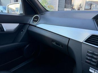 MERCEDES-BENZ C-CLASS 2.1 C250 CDI BlueEfficiency Sport Saloon 4dr Diesel G-Tronic+ Eu