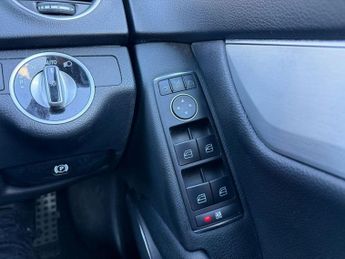 MERCEDES-BENZ C-CLASS 2.1 C250 CDI BlueEfficiency Sport Saloon 4dr Diesel G-Tronic+ Eu