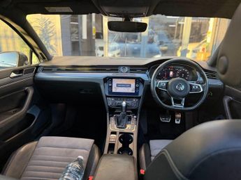 VOLKSWAGEN PASSAT 2.0 TDI R-Line Estate 5dr Diesel DSG Euro 6 (s/s) (190 ps) **FIN