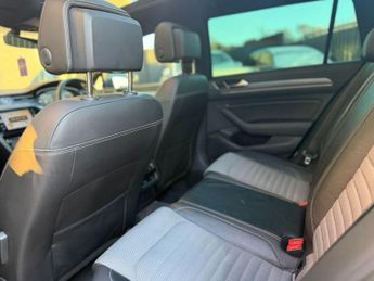 VOLKSWAGEN PASSAT 2.0 TDI R-Line Estate 5dr Diesel DSG Euro 6 (s/s) (190 ps) **FIN