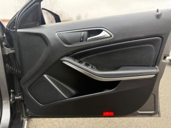 Mercedes-Benz A Class 2.1 A200d AMG Line (Executive) 7G-DCT Euro 6 (s/s) 5dr