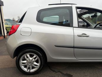 Renault Clio 1.2 TCe 16v Expression 3dr