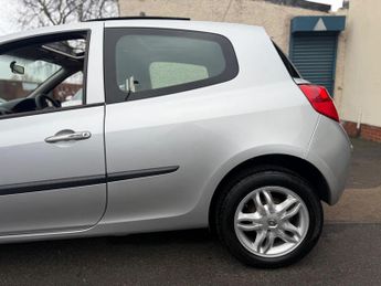 Renault Clio 1.2 TCe 16v Expression 3dr