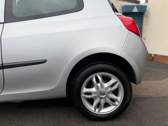 Renault Clio 1.2 TCe 16v Expression 3dr