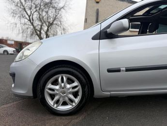Renault Clio 1.2 TCe 16v Expression 3dr