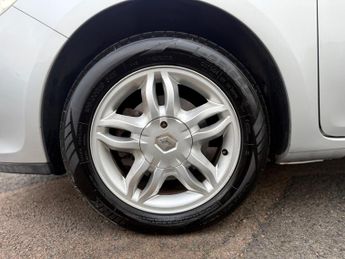 Renault Clio 1.2 TCe 16v Expression 3dr