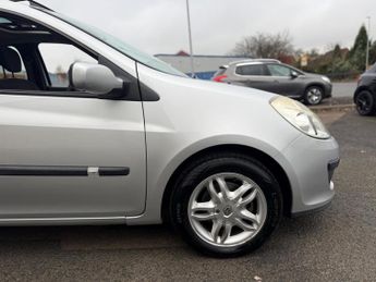 Renault Clio 1.2 TCe 16v Expression 3dr