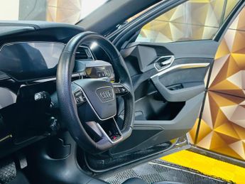 Audi e-tron 50 Black Edition Auto quattro 5dr 71.2kWh (11kW Charger)