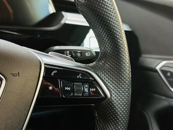 Audi e-tron 50 Black Edition Auto quattro 5dr 71.2kWh (11kW Charger)