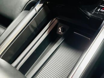 Audi e-tron 50 Black Edition Auto quattro 5dr 71.2kWh (11kW Charger)