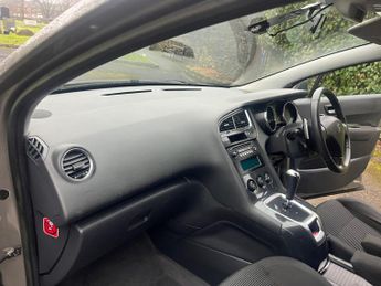 Peugeot 5008 1.6 e-HDi Active EGC Euro 5 (s/s) 5dr