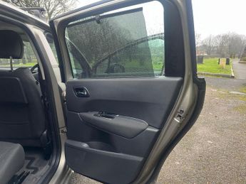 Peugeot 5008 1.6 e-HDi Active EGC Euro 5 (s/s) 5dr