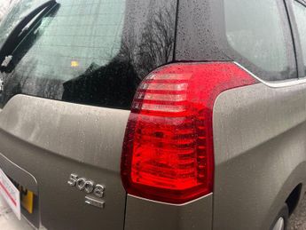 Peugeot 5008 1.6 e-HDi Active EGC Euro 5 (s/s) 5dr