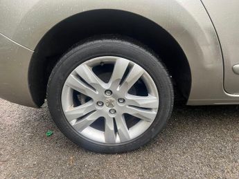 Peugeot 5008 1.6 e-HDi Active EGC Euro 5 (s/s) 5dr