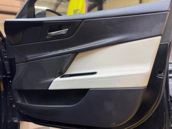 Jaguar XE 2.0i GPF R-Sport Auto Euro 6 (s/s) 4dr