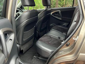 Toyota RAV4 2.2 D-CAT SR SUV 5dr Diesel Auto 4WD Euro 5 (150 ps)