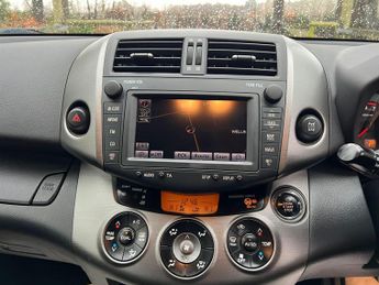 Toyota RAV4 2.2 D-CAT SR SUV 5dr Diesel Auto 4WD Euro 5 (150 ps)