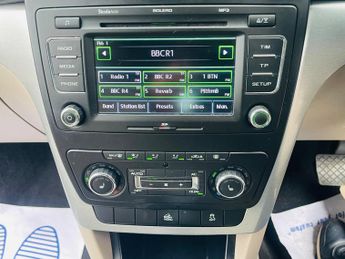 Toyota RAV4 2.2 D-CAT SR SUV 5dr Diesel Auto 4WD Euro 5 (150 ps)