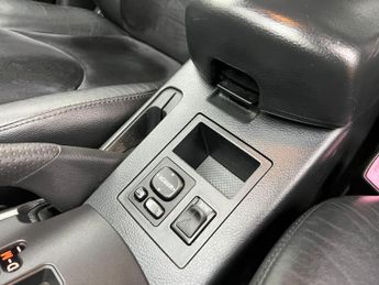 Toyota RAV4 2.2 D-CAT SR SUV 5dr Diesel Auto 4WD Euro 5 (150 ps)