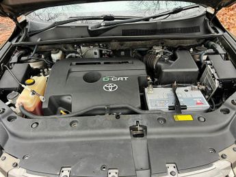 Toyota RAV4 2.2 D-CAT SR SUV 5dr Diesel Auto 4WD Euro 5 (150 ps)