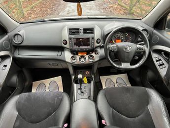 Toyota RAV4 2.2 D-CAT SR SUV 5dr Diesel Auto 4WD Euro 5 (150 ps)