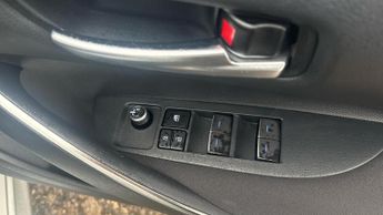 Toyota Corolla 1.8 VVT-h Icon Tech CVT Euro 6 (s/s) 5dr