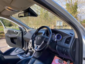 Volvo XC60 2.4 D5 R-Design Geartronic AWD Euro 5 5dr