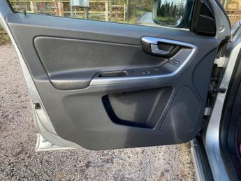 Volvo XC60 2.4 D5 R-Design Geartronic AWD Euro 5 5dr