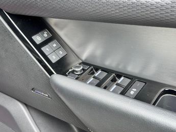 Land Rover Range Rover Velar 2.0 D240 R-Dynamic S Auto 4WD Euro 6 (s/s) 5dr