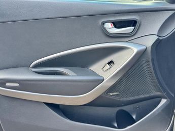 Hyundai Santa Fe 2.2 CRDi Blue Drive Premium SE Auto 4WD Euro 6 (s/s) 5dr (7 Seat