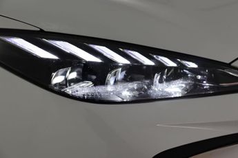 MG MG4 64kWh Trophy Long Range Auto 5dr