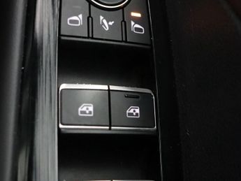 Nissan Qashqai 1.3 DIG-T MHEV Tekna XTRON Euro 6 (s/s) 5dr