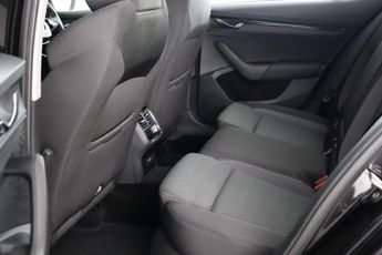 Skoda Octavia 1.4 TSI iV 13kWh SE Technology DSG Euro 6 (s/s) 5dr