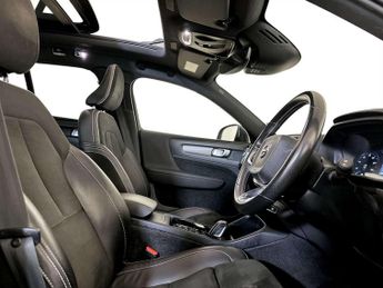 Volvo XC40 2.0 B4 MHEV R-Design SUV 5dr Petrol Hybrid Auto Euro 6 (s/s) (19