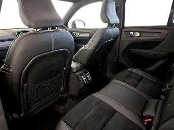 Volvo XC40 2.0 B4 MHEV R-Design SUV 5dr Petrol Hybrid Auto Euro 6 (s/s) (19