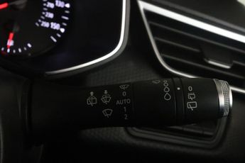 Renault Clio 1.0 TCe Iconic Euro 6 (s/s) 5dr